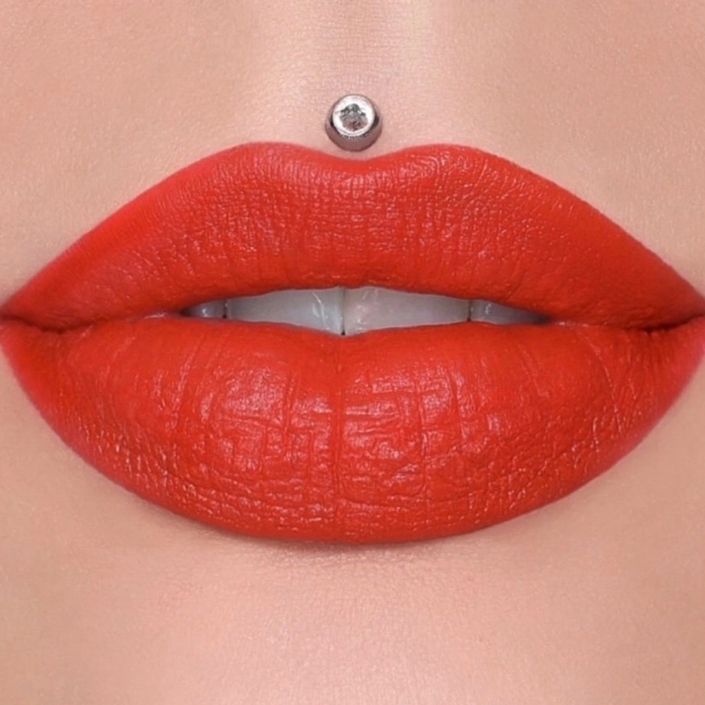 Jeffree Star Velvet Trap Lipstick-Fire Starter